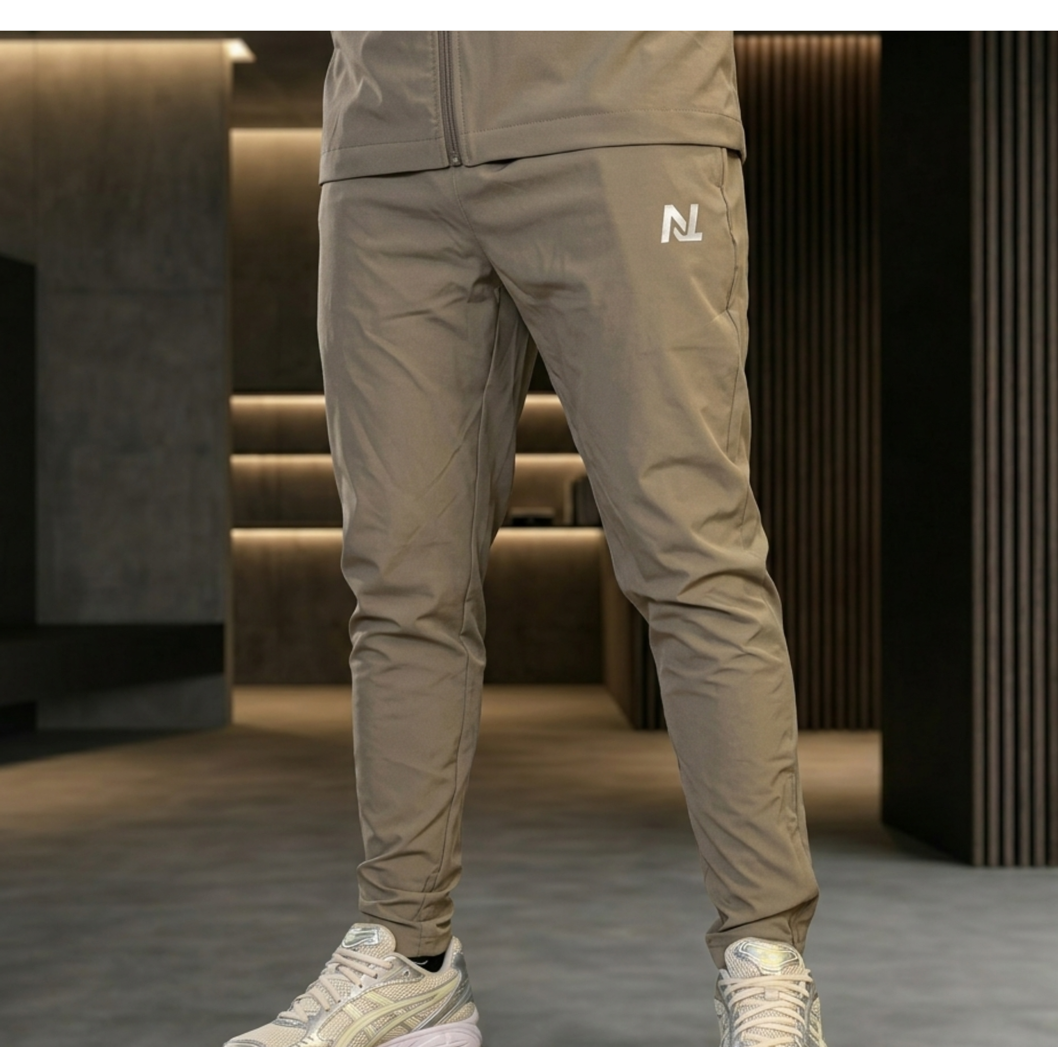 Novélle Reflective Tracksuit – Taupe